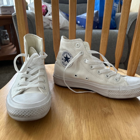 White converse high top - Picture 2 of 4